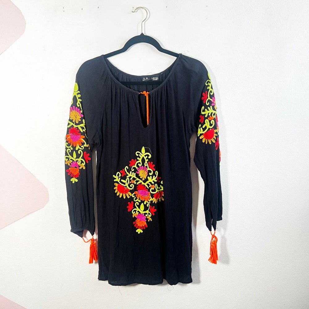 Blue Embroidered Peasant Top Sz Large 100% Rayon Boho Floral